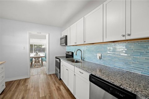 Villa ou maison à vendre à Saint Petersburg, Floride: 2 chambres, 87.98 m2 № 1904035 - photo 10