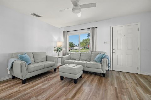 Villa ou maison à vendre à Saint Petersburg, Floride: 2 chambres, 87.98 m2 № 1904035 - photo 6