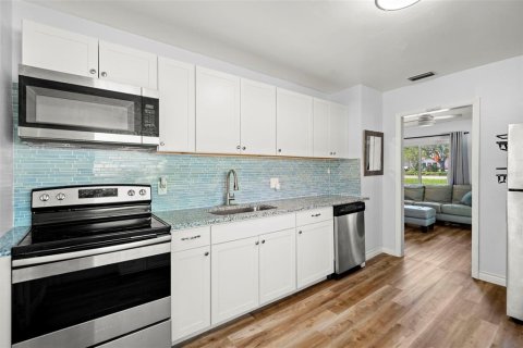 Villa ou maison à vendre à Saint Petersburg, Floride: 2 chambres, 87.98 m2 № 1904035 - photo 8