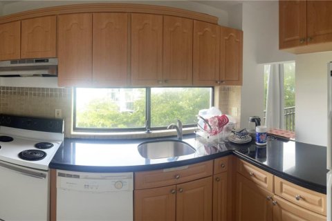 Купить кондоминиум в Санни-Айлс-Бич, Флорида 2 спальни, 95.78м2, № 2005565 - фото 3