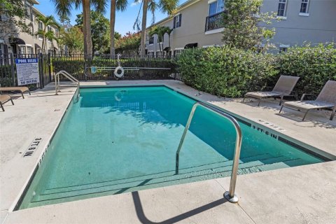 Townhouse in Tampa, Florida 2 bedrooms, 124.49 sq.m. № 2231923 - photo 29