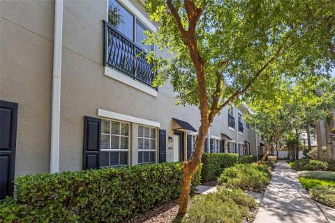 Townhouse in Tampa, Florida 2 bedrooms, 124.49 sq.m. № 2231923 - photo 3