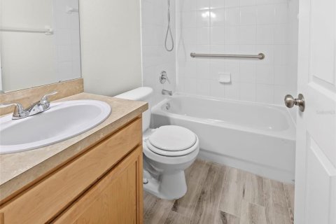 Townhouse in Tampa, Florida 2 bedrooms, 124.49 sq.m. № 2231923 - photo 23