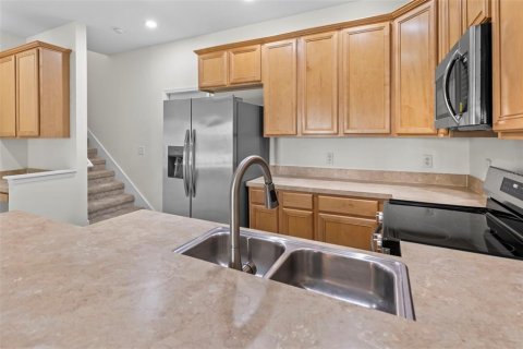 Townhouse in Tampa, Florida 2 bedrooms, 124.49 sq.m. № 2231923 - photo 11