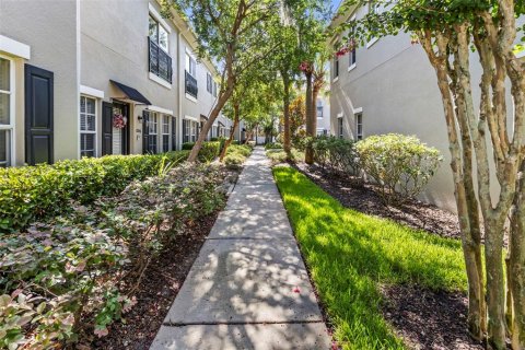Townhouse in Tampa, Florida 2 bedrooms, 124.49 sq.m. № 2231923 - photo 4