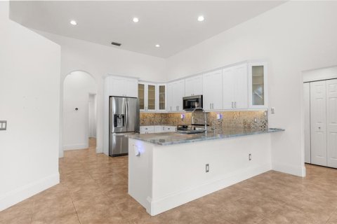 House in Valrico, Florida 5 bedrooms, 246.56 sq.m. № 2349934 - photo 8