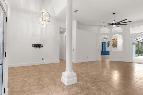 House in Valrico, Florida 5 bedrooms, 246.56 sq.m. № 2349934 - photo 12
