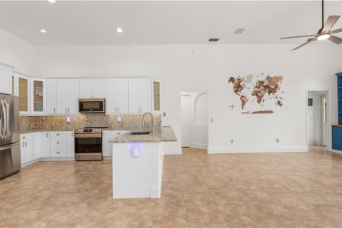 House in Valrico, Florida 5 bedrooms, 246.56 sq.m. № 2349934 - photo 7