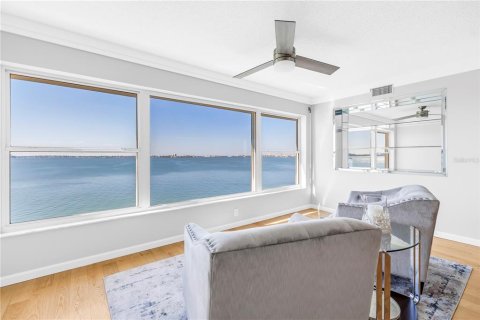 Copropriété à vendre à Gulfport, Floride: 2 chambres, 205.31 m2 № 2142283 - photo 5
