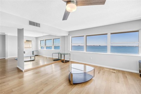Copropriété à vendre à Gulfport, Floride: 2 chambres, 205.31 m2 № 2142283 - photo 7