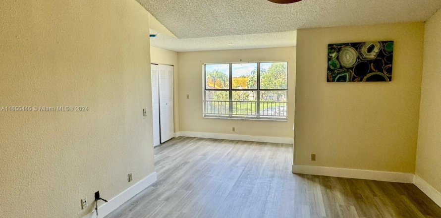 Condo in Margate, Florida, 2 bedrooms № 1859797