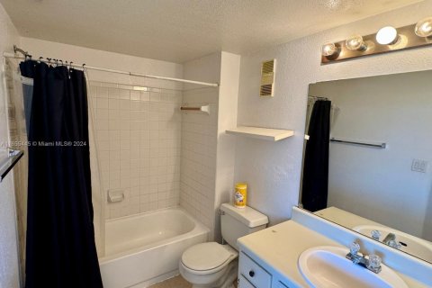 Condo in Margate, Florida, 2 bedrooms  № 1859797 - photo 9
