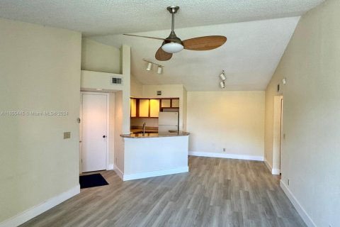 Condo in Margate, Florida, 2 bedrooms  № 1859797 - photo 3