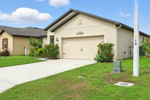 House in Lakeland, Florida 3 bedrooms, 159.61 sq.m. № 1879641 - photo 2