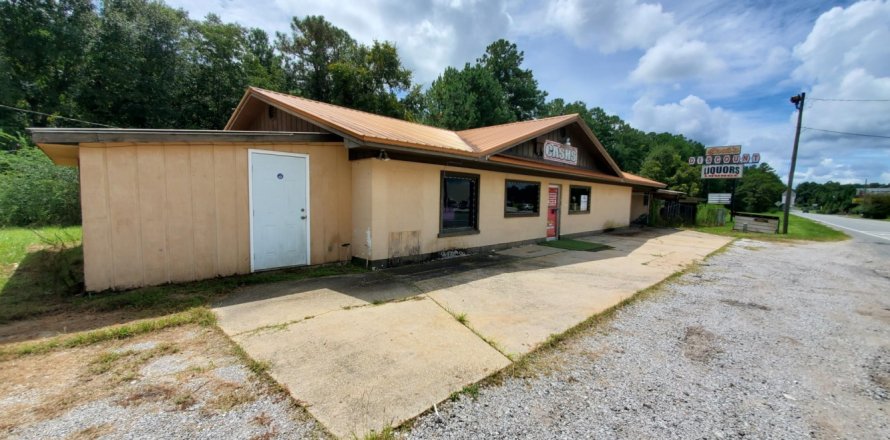 Propiedad comercial en Laurel Hill, Florida № 561575
