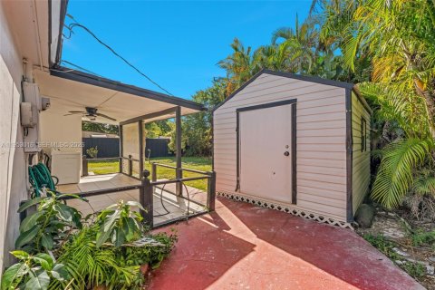 Casa en alquiler en Dania Beach, Florida, 3 dormitorios, 90.58 m2 № 2011511 - foto 28