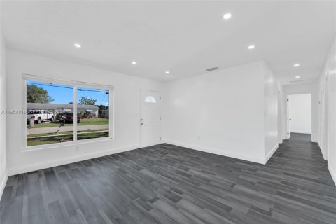 Casa en alquiler en Dania Beach, Florida, 3 dormitorios, 90.58 m2 № 2011511 - foto 7