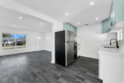 Casa en alquiler en Dania Beach, Florida, 3 dormitorios, 90.58 m2 № 2011511 - foto 9