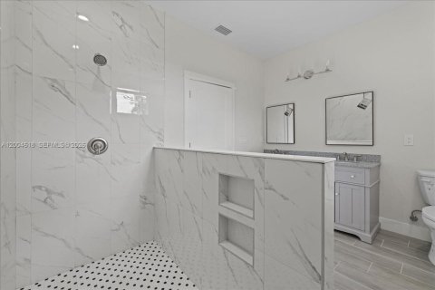 Купить виллу или дом в Лихай-Эйкерс, Флорида 3 спальни, 146.41м2, № 2068634 - фото 15