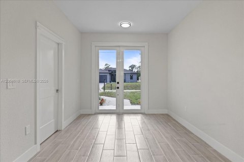 Купить виллу или дом в Лихай-Эйкерс, Флорида 3 спальни, 146.41м2, № 2068634 - фото 2