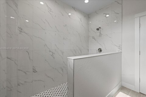 Купить виллу или дом в Лихай-Эйкерс, Флорида 3 спальни, 146.41м2, № 2068634 - фото 14