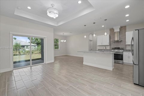 Купить виллу или дом в Лихай-Эйкерс, Флорида 3 спальни, 146.41м2, № 2068634 - фото 4