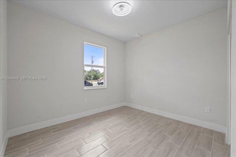 Купить виллу или дом в Лихай-Эйкерс, Флорида 3 спальни, 146.41м2, № 2068634 - фото 16