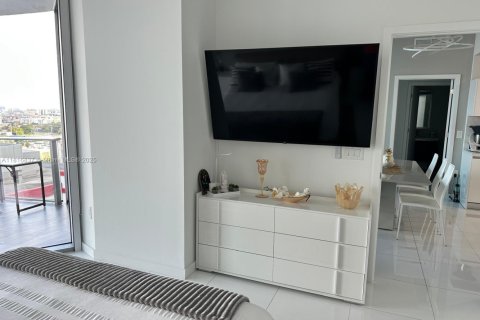 Condominio en alquiler en Miami, Florida, 2 dormitorios, 138.52 m2 № 1770696 - foto 13