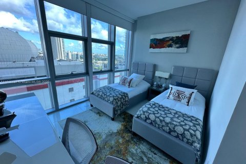 Condominio en alquiler en Miami, Florida, 2 dormitorios, 138.52 m2 № 1770696 - foto 12