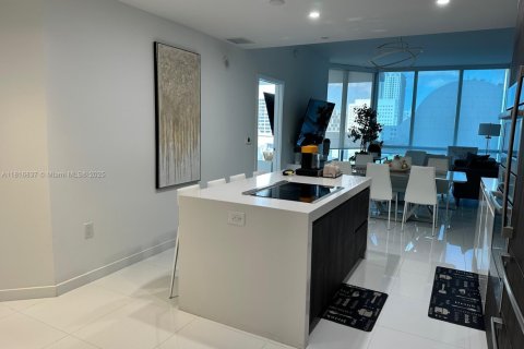 Condominio en alquiler en Miami, Florida, 2 dormitorios, 138.52 m2 № 1770696 - foto 8