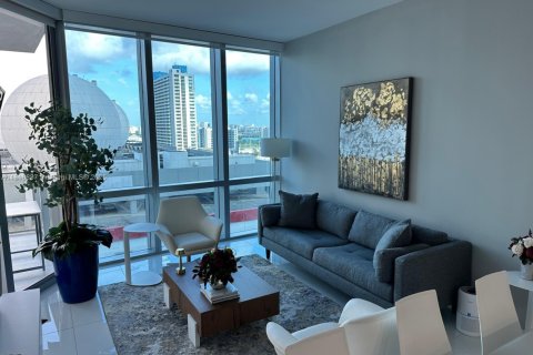 Condominio en alquiler en Miami, Florida, 2 dormitorios, 138.52 m2 № 1770696 - foto 2