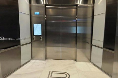 Condominio en alquiler en Miami, Florida, 2 dormitorios, 138.52 m2 № 1770696 - foto 28