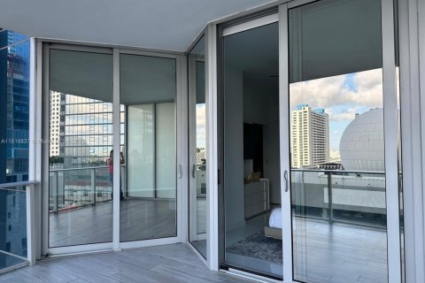 Condominio en alquiler en Miami, Florida, 2 dormitorios, 138.52 m2 № 1770696 - foto 17