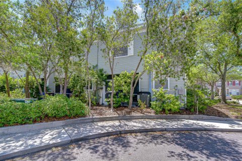 Townhouse in Tampa, Florida 2 bedrooms, 116.31 sq.m. № 2097090 - photo 19