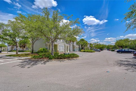 Townhouse in Tampa, Florida 2 bedrooms, 116.31 sq.m. № 2097090 - photo 18