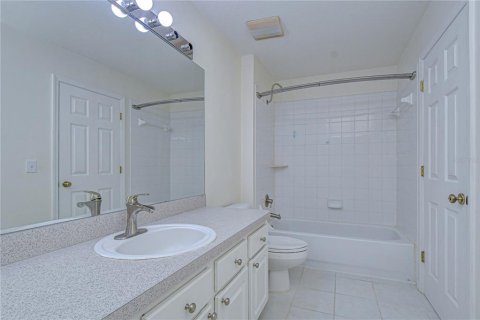 Townhouse in Tampa, Florida 2 bedrooms, 116.31 sq.m. № 2097090 - photo 26