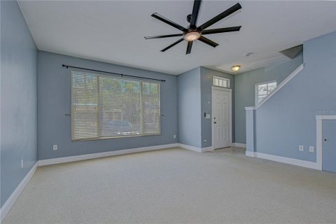 Townhouse in Tampa, Florida 2 bedrooms, 116.31 sq.m. № 2097090 - photo 3