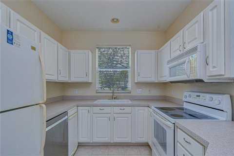 Townhouse in Tampa, Florida 2 bedrooms, 116.31 sq.m. № 2097090 - photo 13