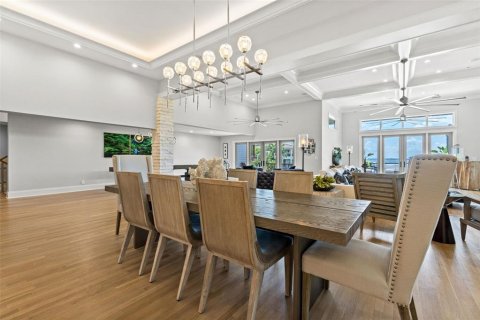 House in Saint Petersburg, Florida 5 bedrooms, 562.99 sq.m. № 1865865 - photo 28