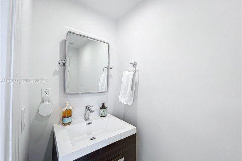 Adosado en venta en Key Biscayne, Florida, 3 dormitorios, 241.92 m2 № 2256222 - foto 27