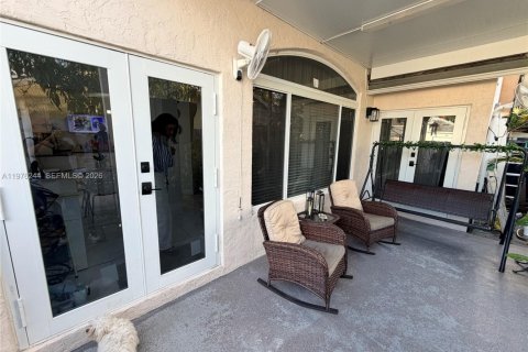 Снять в аренду виллу или дом в Майами, Флорида 3 спальни, 146.6м2, № 2041089 - фото 17