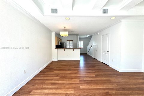 Townhouse in North Miami, Florida 2 bedrooms, 107.95 sq.m. № 1842648 - photo 23