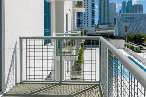 Снять в аренду кондоминиум в Майами, Флорида 2 спальни, 93.83м2, № 1954787 - фото 5