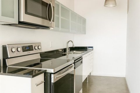 Снять в аренду кондоминиум в Майами, Флорида 2 спальни, 93.83м2, № 1954787 - фото 10