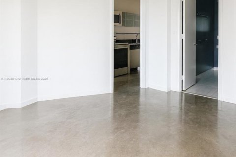 Снять в аренду кондоминиум в Майами, Флорида 2 спальни, 93.83м2, № 1954787 - фото 8