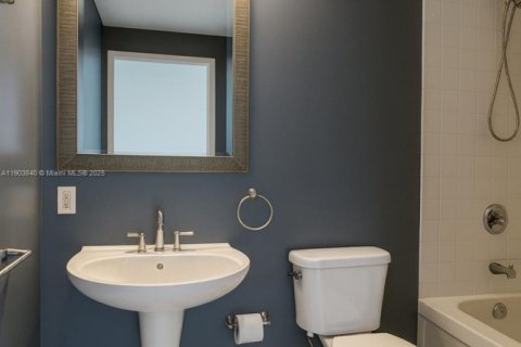 Снять в аренду кондоминиум в Майами, Флорида 2 спальни, 93.83м2, № 1954787 - фото 17