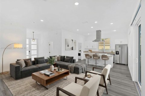 House in Lehigh Acres, Florida 3 bedrooms № 2003172 - photo 9