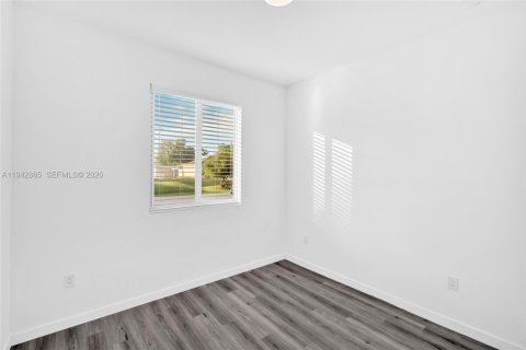 House in Lehigh Acres, Florida 3 bedrooms № 2003172 - photo 22