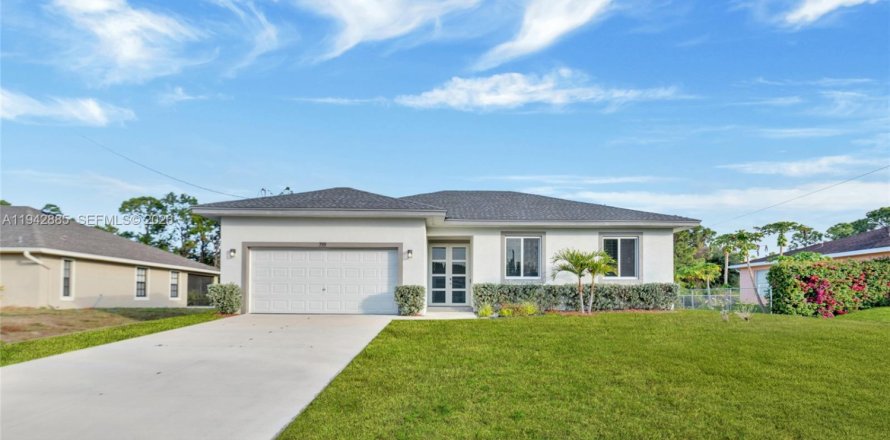 House in Lehigh Acres, Florida 3 bedrooms № 2003172