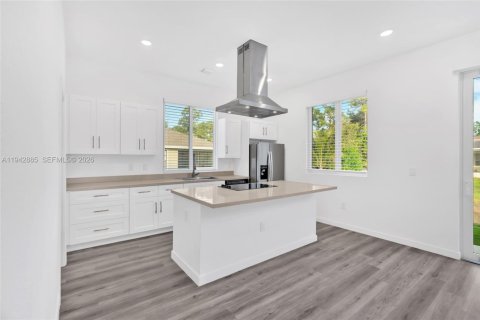 House in Lehigh Acres, Florida 3 bedrooms № 2003172 - photo 17